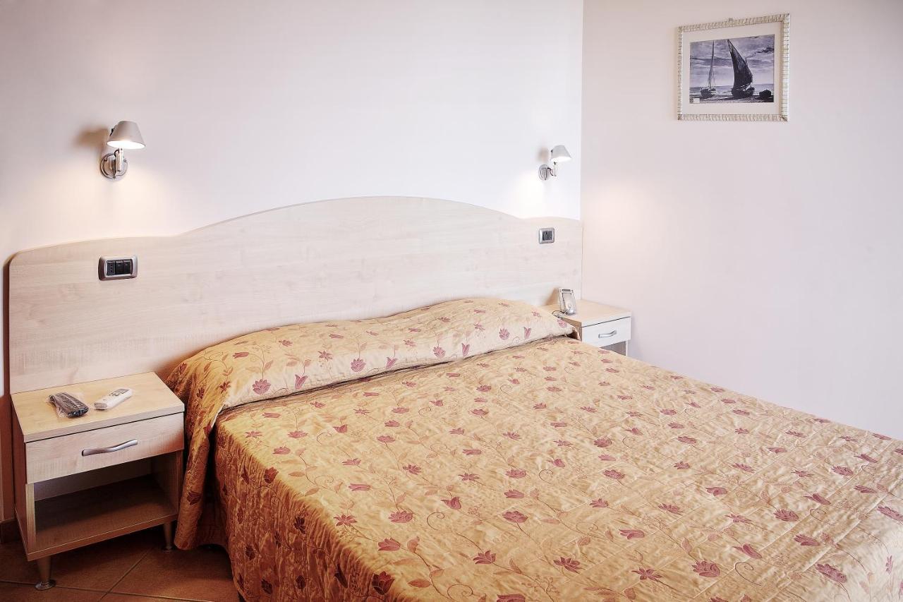 Hotel La Tartaruga 阿布鲁齐的罗塞托 外观 照片