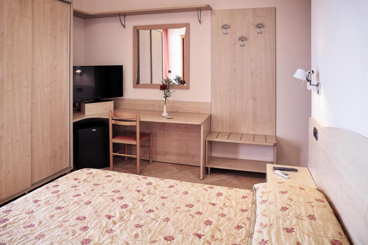 Hotel La Tartaruga 阿布鲁齐的罗塞托 外观 照片
