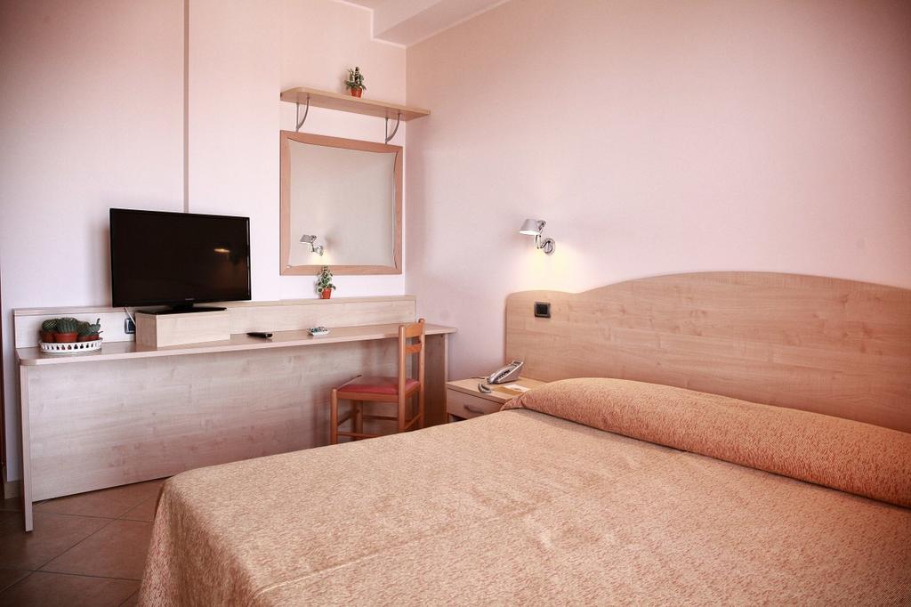 Hotel La Tartaruga 阿布鲁齐的罗塞托 外观 照片